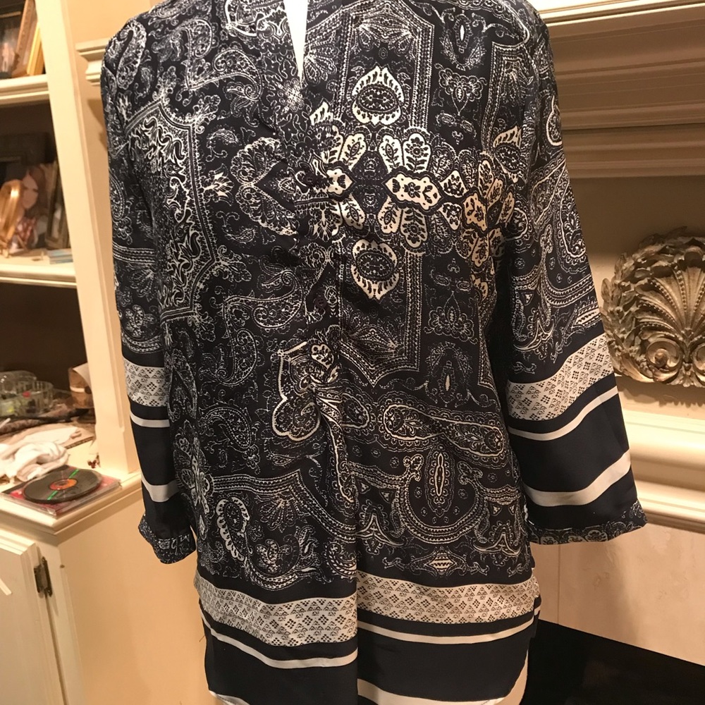 EZ wear navy/white poly knit top.